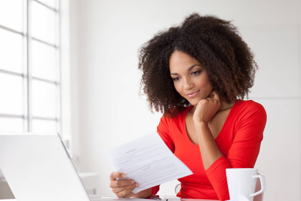 Bausparvertrag für junge Leute: So nutzt du deine Vorteile richtig 14 Nebenkostenabrechnung: Frau berechnet den Betrag